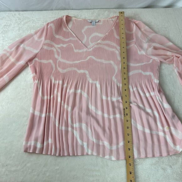 Nine West Pink & White Pleated  V-Neck Long Sleeve Top Blouse Size L Summer Top - Picture 4 of 12